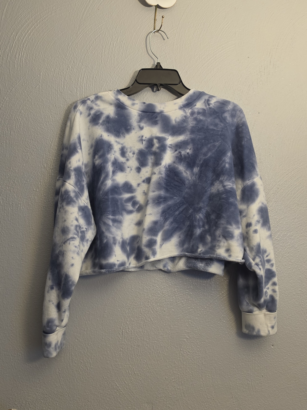 Old Navy Blue and White Tie-Dye Cropped Sweatshirt